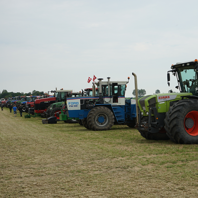 Opstilling af deltagende traktor